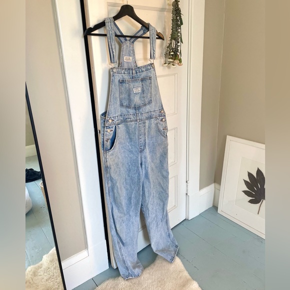 Levi’s light wash overalls - Medium, EUC - Picture 4 of 8